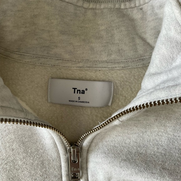 ARITZIA TNA Gray Cropped Boxy Sweatshirt - Picture 4 of 7